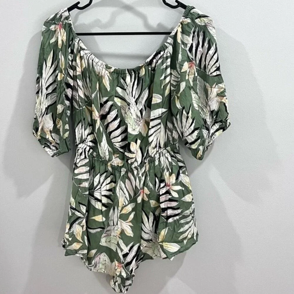 MinkPink shady fronds off shoulder romper Playsuit with pockets size medium